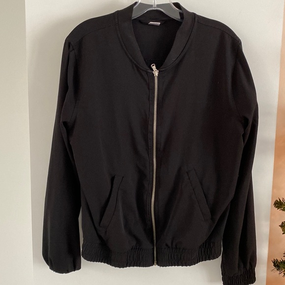 Old Navy Jackets & Blazers - OLD NAVY ACTIVE black bomber jacket zipper large L
